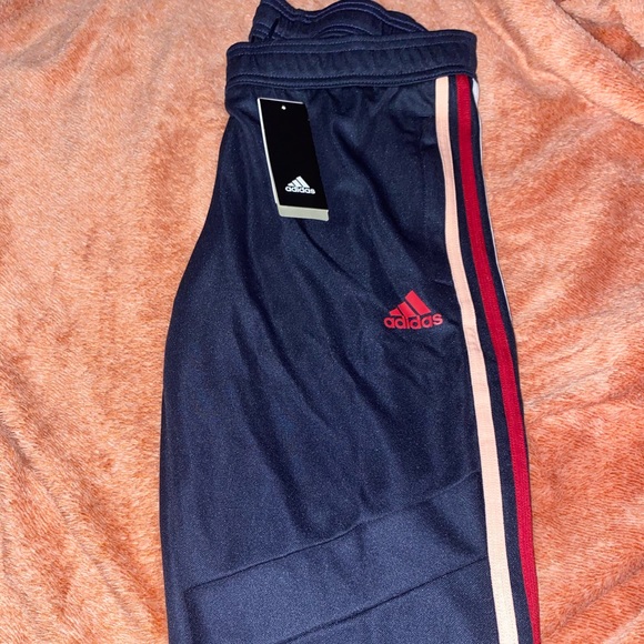 Navy Blue With Light Pink & Red - Picture 1 of 2